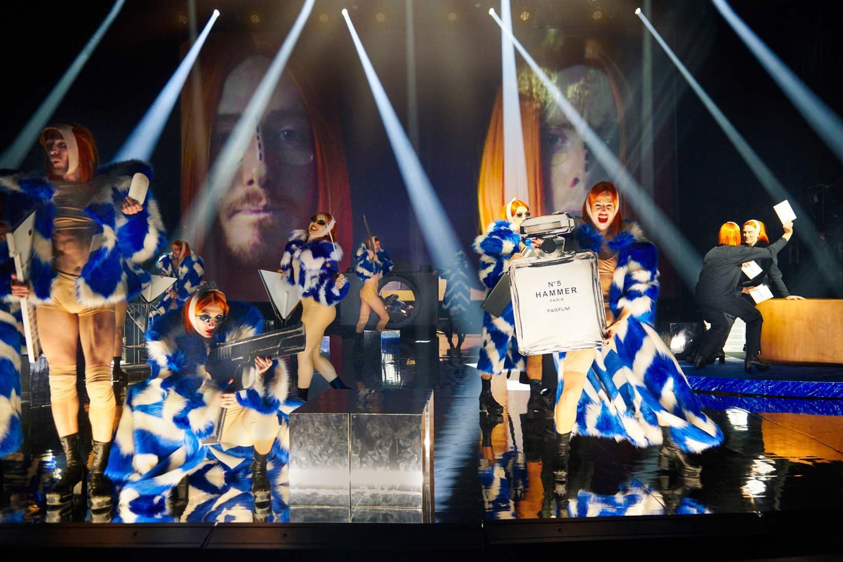'Hammer' (© GöteborgsOperans Danskompani)