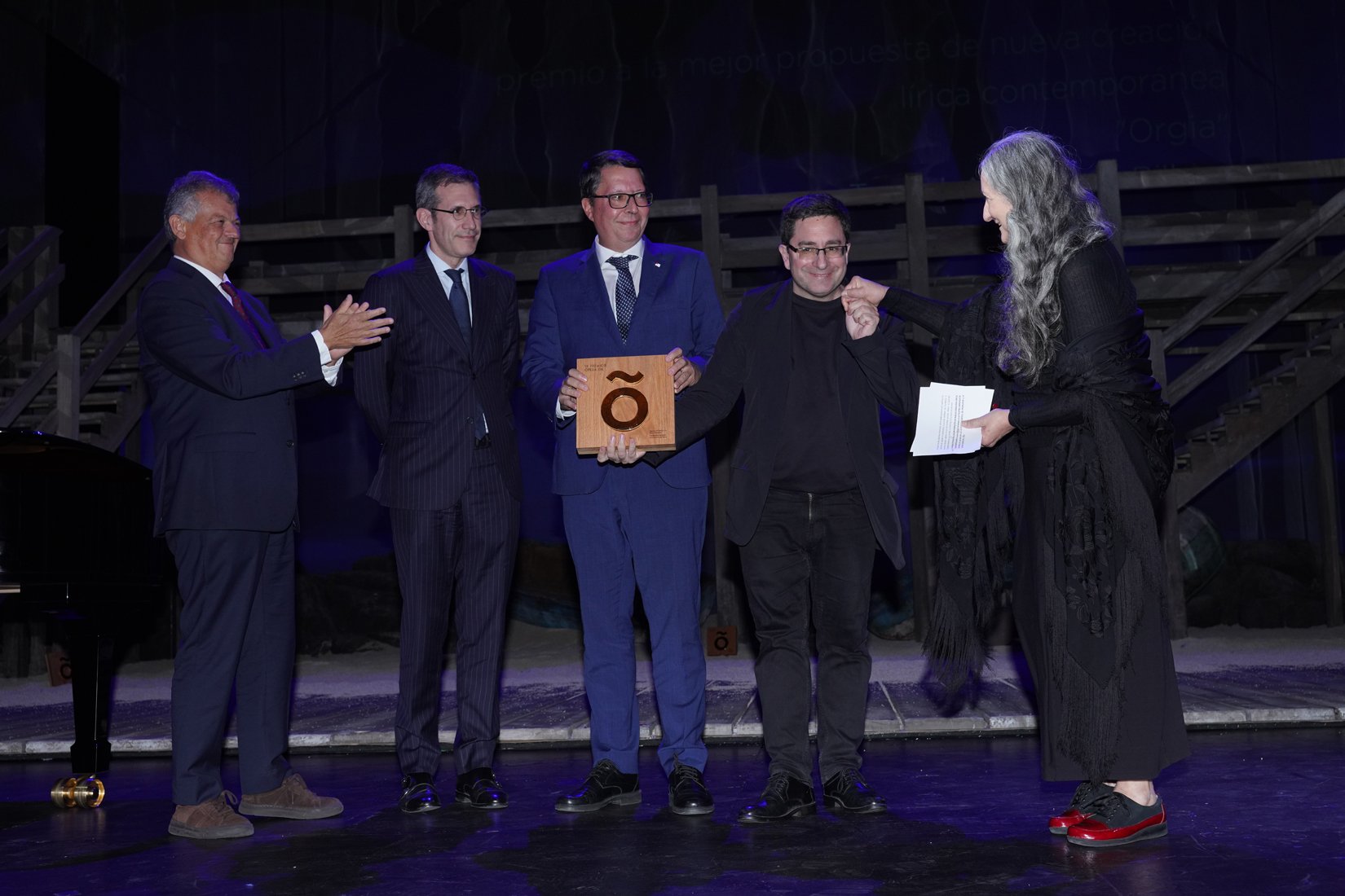 Entrega del Premi Ópera XXI a l'equip creatiu de l'òpera 'Orgia'.