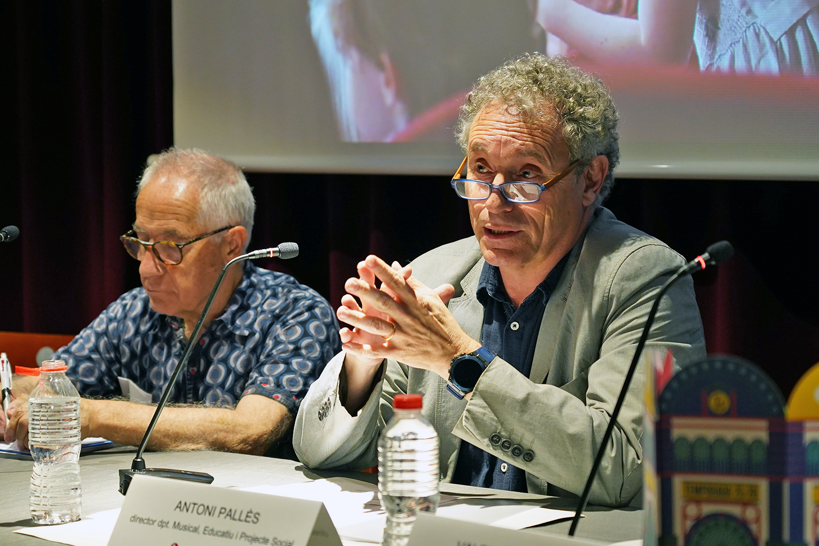 Toni Pallès, director del departamento musical, eudcatiu i social durant la roda de premsa