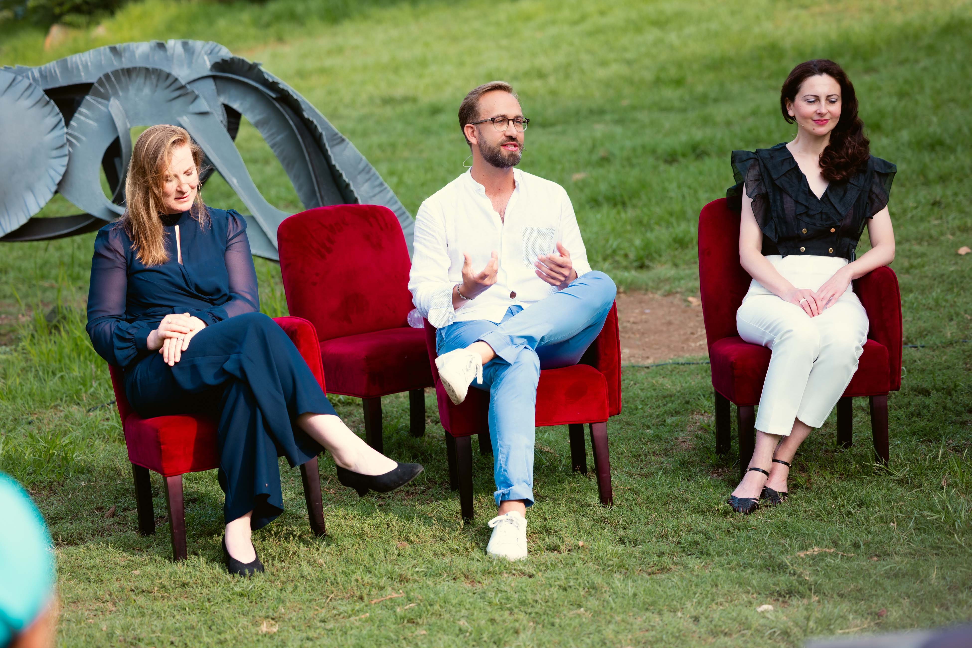 Paula Murrihy, Peter Mattei i Elena Tsallagova durant la roda de premsa