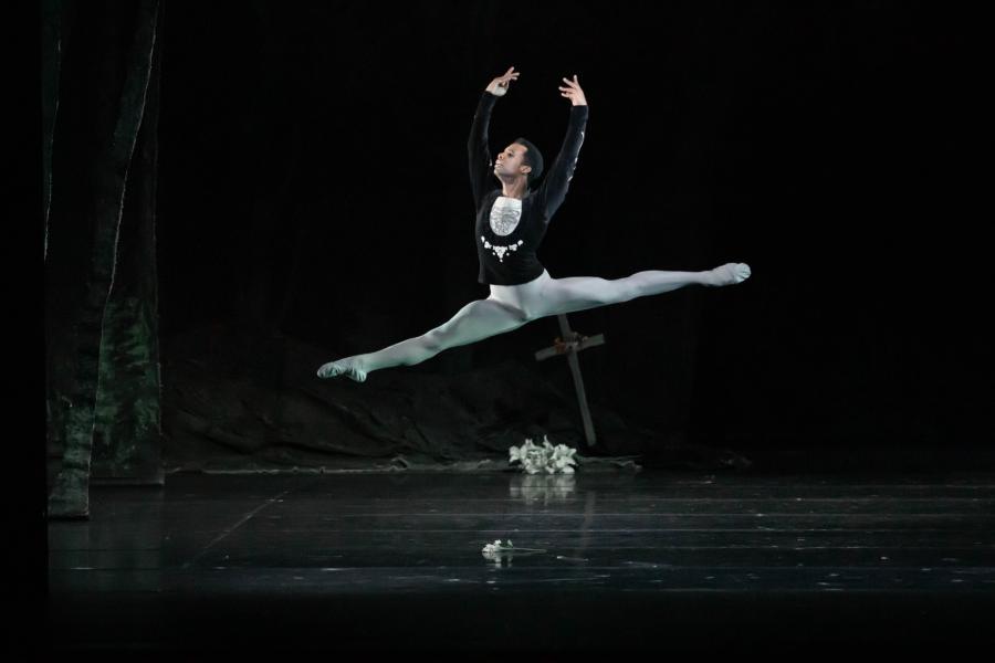 Giselle_04.jpg