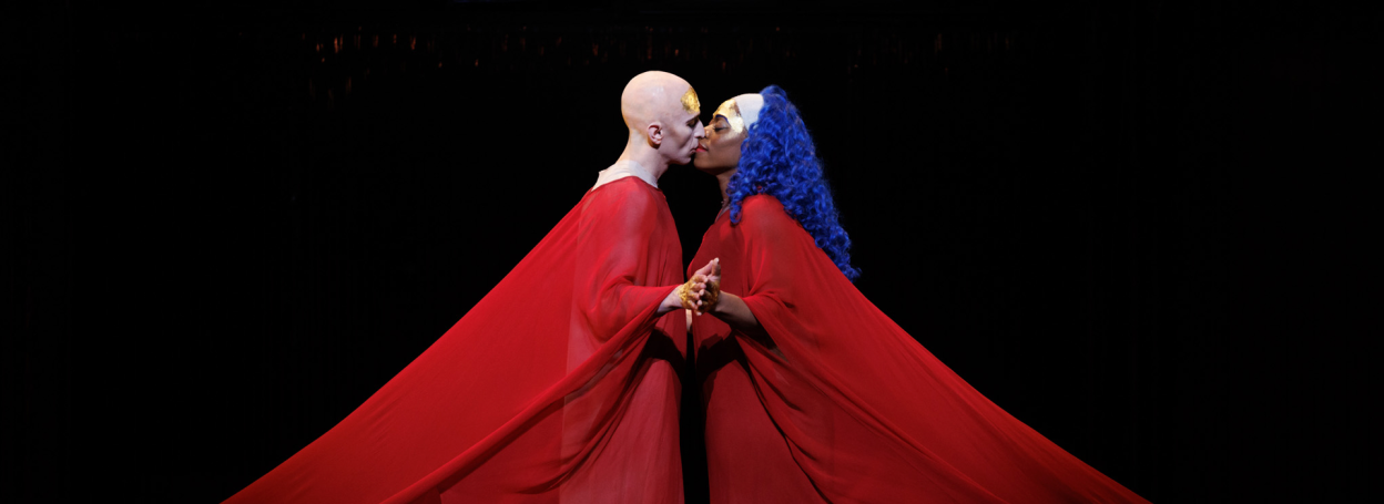 Akhnaten imatge sobre la producció